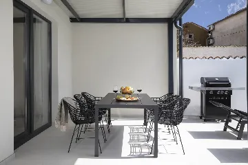 Modern Villa with Pool in Marčana