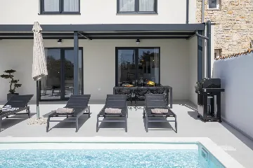 Modern Villa with Pool in Marčana