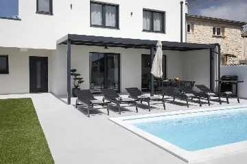 Modern Villa with Pool in Marčana