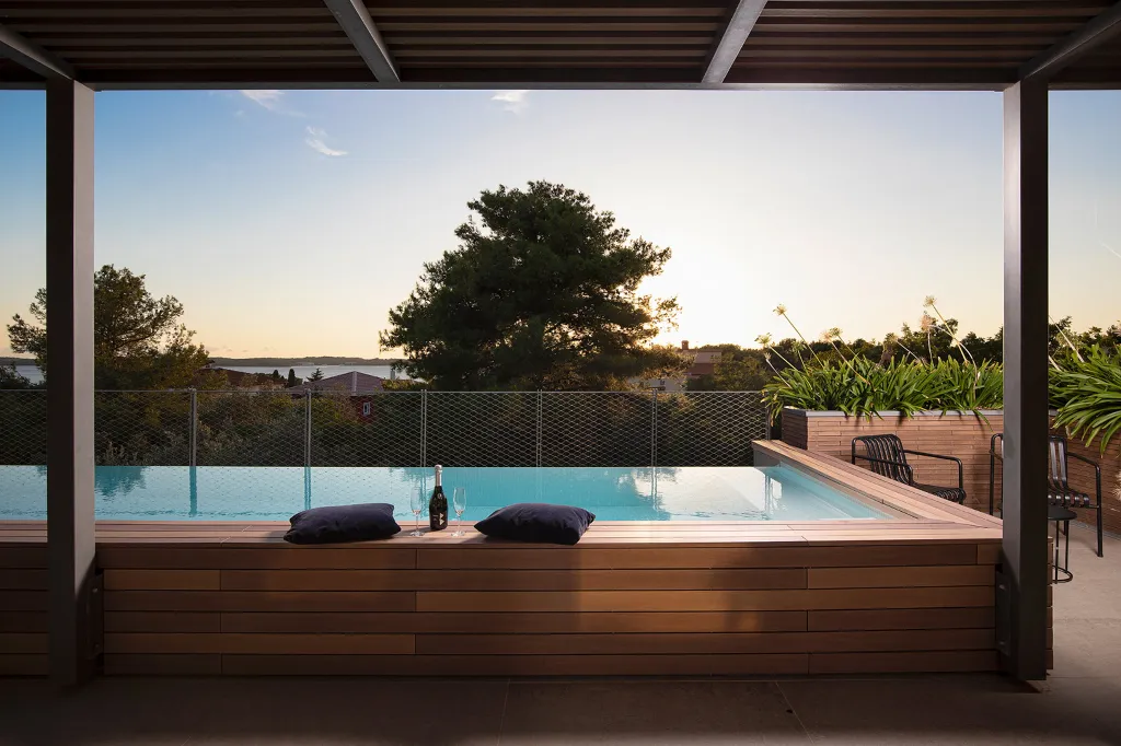 Modern Family Villa with Heated Pool, Fažana