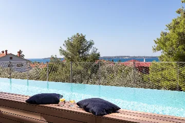 Modern Family Villa with Heated Pool, Fažana