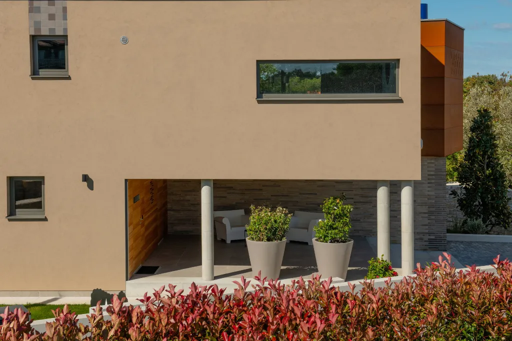 Modern Family Villa with Heated Pool, Fažana