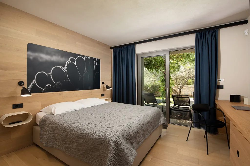 Modern Family Villa with Heated Pool, Fažana