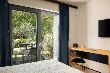 Modern Family Villa with Heated Pool, Fažana