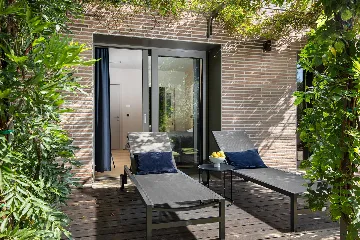 Modern Family Villa with Heated Pool, Fažana