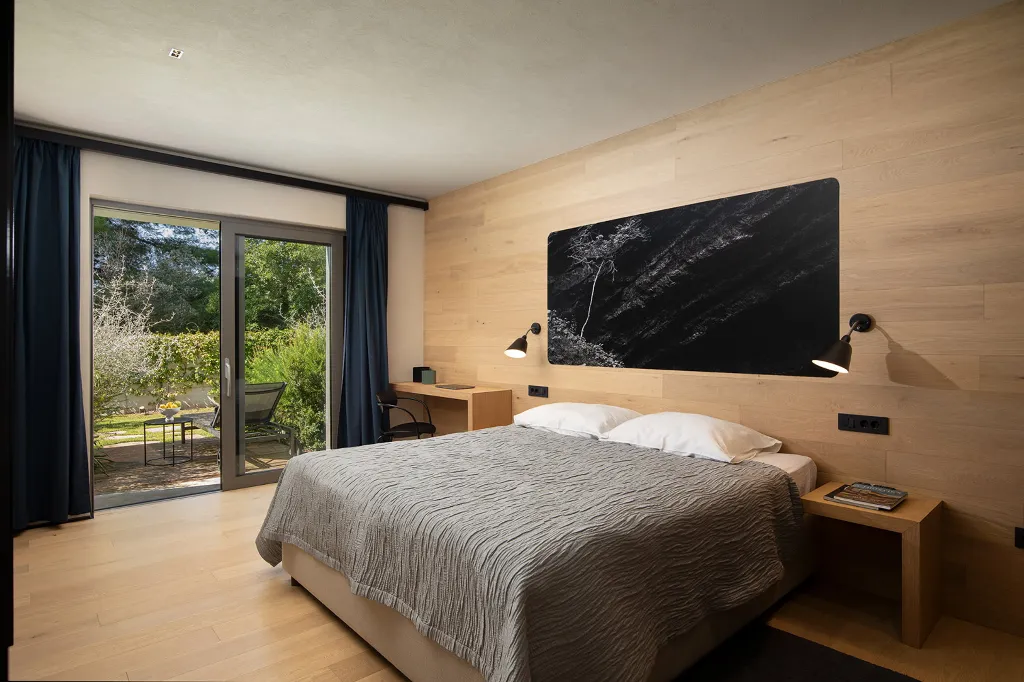 Modern Family Villa with Heated Pool, Fažana