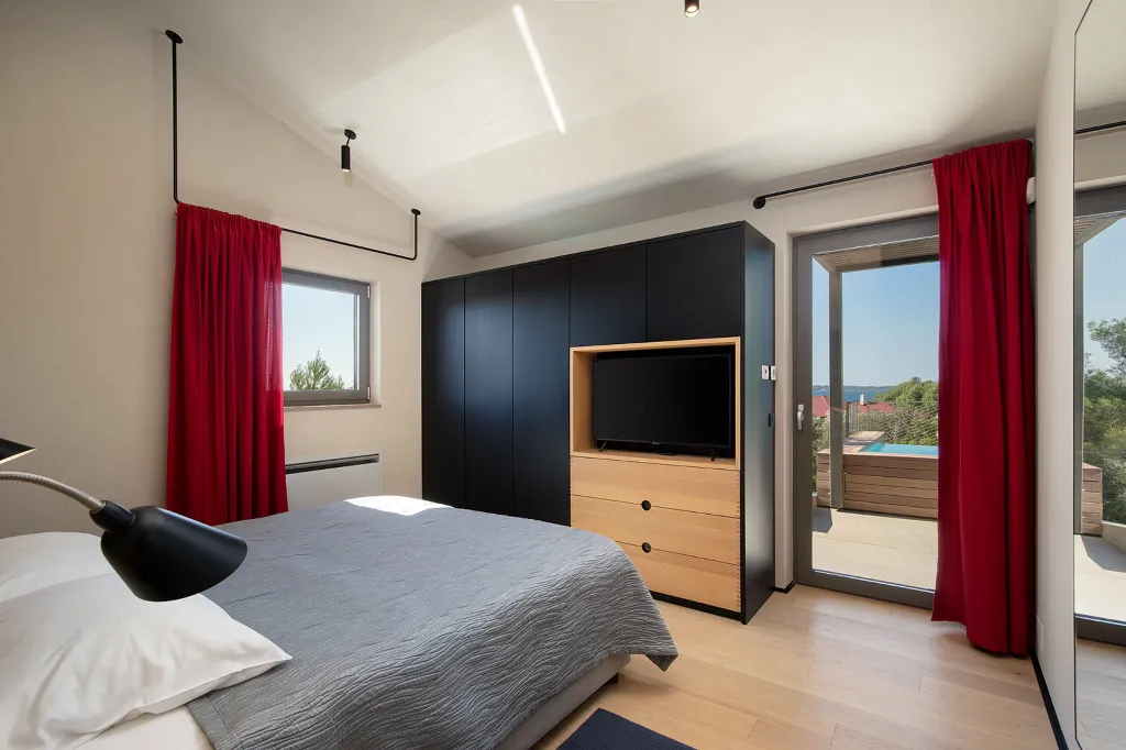 Modern Family Villa with Heated Pool, Fažana