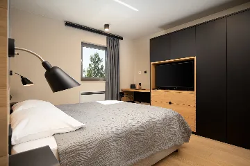 Modern Family Villa with Heated Pool, Fažana