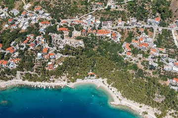 Modern Three-Bedroom Villa with Pool in Brela