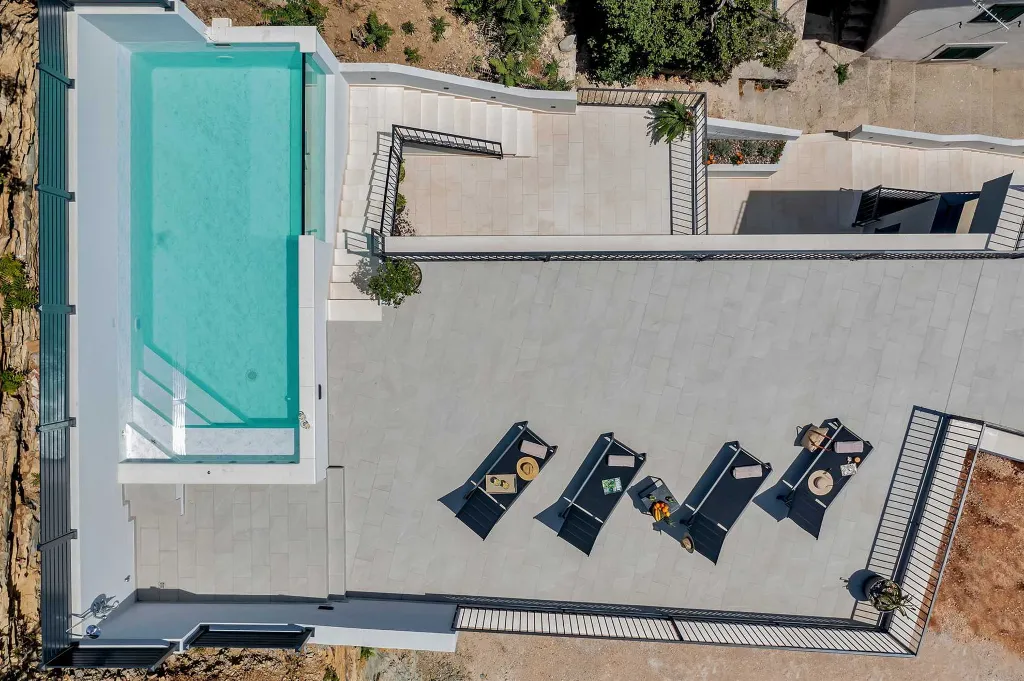 Modern Three-Bedroom Villa with Pool in Brela