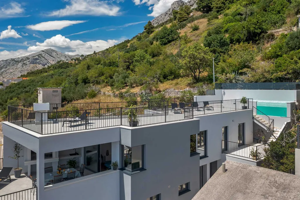 Modern Three-Bedroom Villa with Pool in Brela