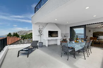 Modern Three-Bedroom Villa with Pool in Brela