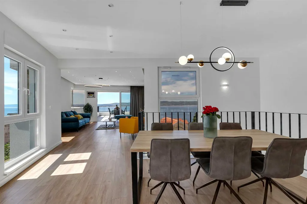 Modern Three-Bedroom Villa with Pool in Brela