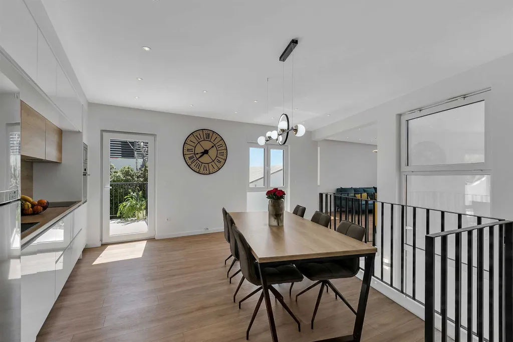 Modern Three-Bedroom Villa with Pool in Brela