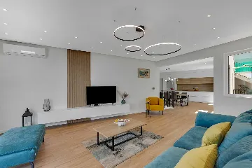 Modern Three-Bedroom Villa with Pool in Brela