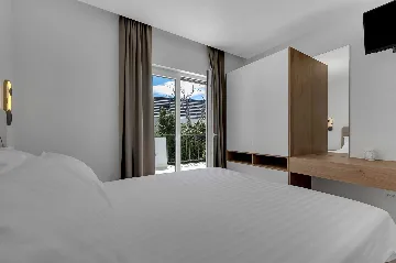 Modern Three-Bedroom Villa with Pool in Brela