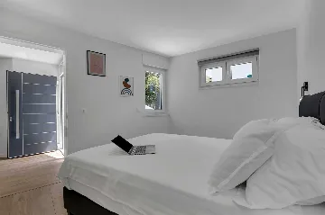 Modern Three-Bedroom Villa with Pool in Brela