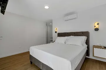 Modern Three-Bedroom Villa with Pool in Brela