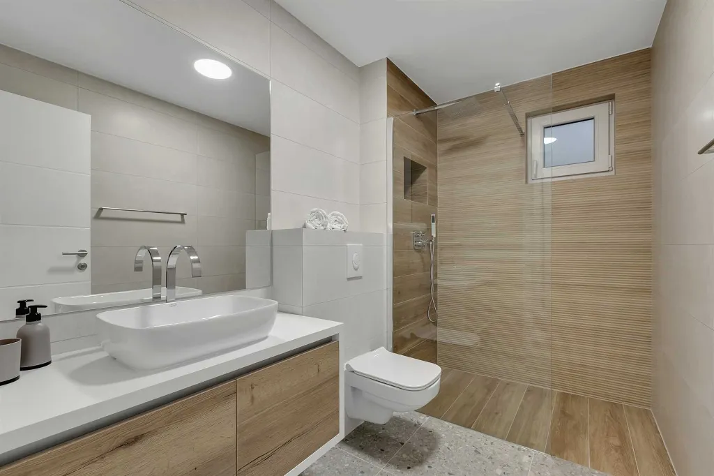 Modern Three-Bedroom Villa with Pool in Brela