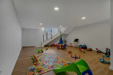 Modern Three-Bedroom Villa with Pool in Brela