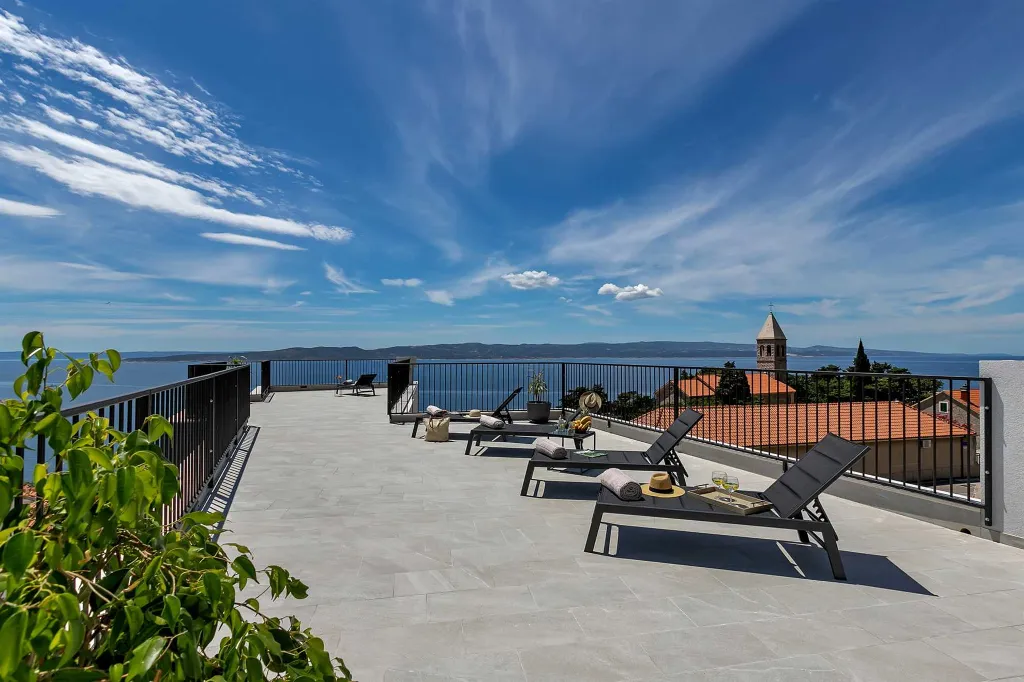 Modern Three-Bedroom Villa with Pool in Brela