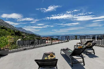 Modern Three-Bedroom Villa with Pool in Brela