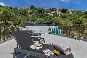 Modern Three-Bedroom Villa with Pool in Brela