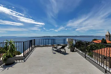 Modern Three-Bedroom Villa with Pool in Brela