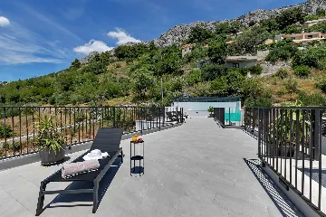 Modern Three-Bedroom Villa with Pool in Brela