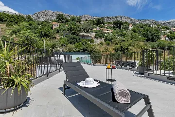 Modern Three-Bedroom Villa with Pool in Brela