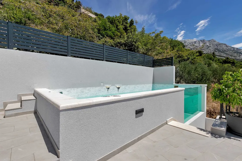 Modern Three-Bedroom Villa with Pool in Brela