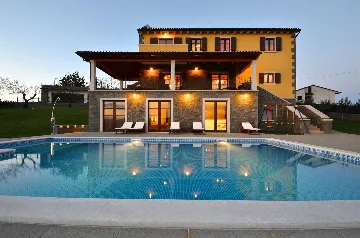 Spacious Villa Retreat with Pool in Buzet