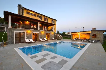 Spacious Villa Retreat with Pool in Buzet