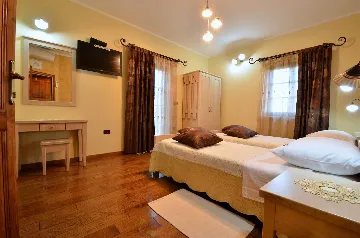 Spacious Villa Retreat with Pool in Buzet