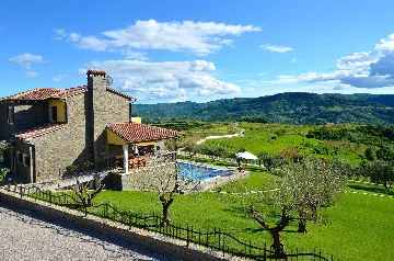 Spacious Villa Retreat with Pool in Buzet