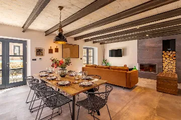 Spacious 4-Bedroom Villa with Pool in Golaš, Istria