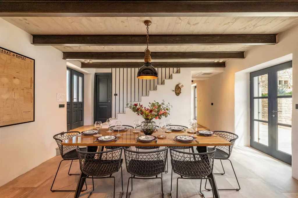 Spacious 4-Bedroom Villa with Pool in Golaš, Istria