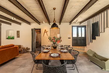 Spacious 4-Bedroom Villa with Pool in Golaš, Istria