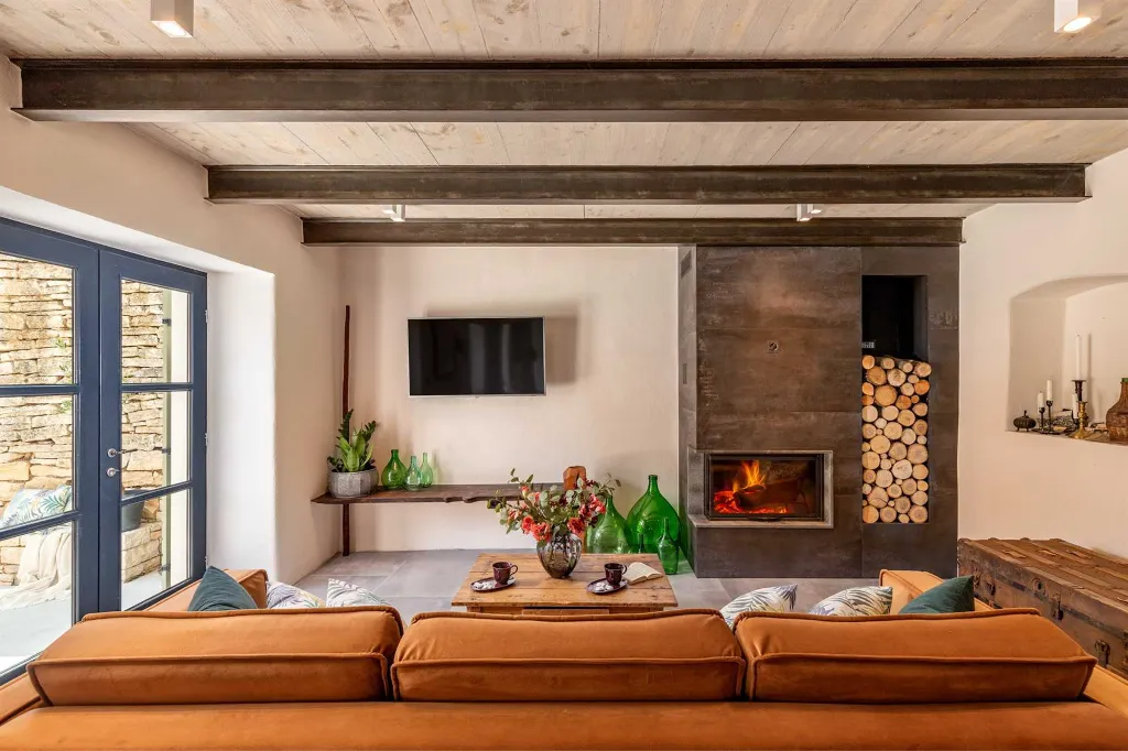 Spacious 4-Bedroom Villa with Pool in Golaš, Istria