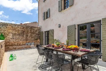 Spacious 4-Bedroom Villa with Pool in Golaš, Istria