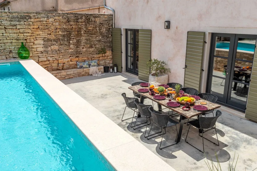 Spacious 4-Bedroom Villa with Pool in Golaš, Istria