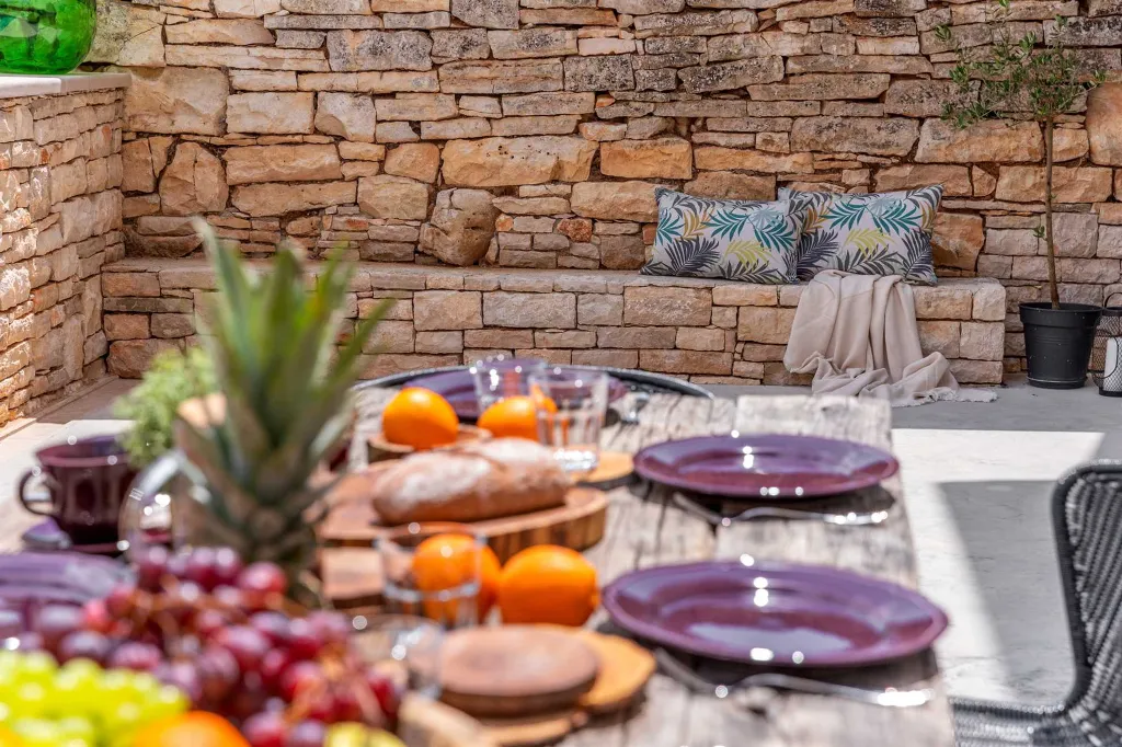 Spacious 4-Bedroom Villa with Pool in Golaš, Istria