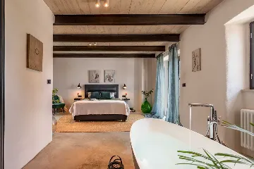 Spacious 4-Bedroom Villa with Pool in Golaš, Istria