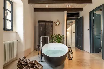 Spacious 4-Bedroom Villa with Pool in Golaš, Istria