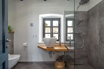 Spacious 4-Bedroom Villa with Pool in Golaš, Istria