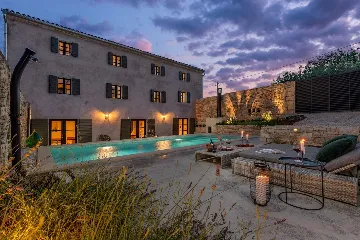 Spacious 4-Bedroom Villa with Pool in Golaš, Istria