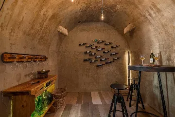 Spacious 4-Bedroom Villa with Pool in Golaš, Istria