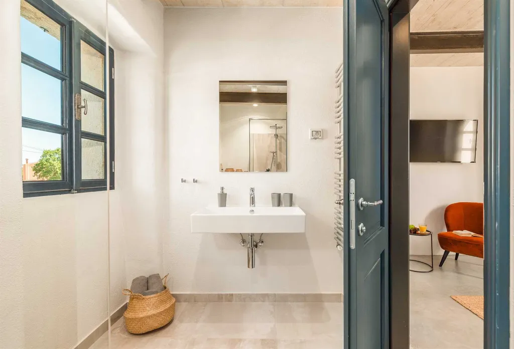 Spacious 4-Bedroom Villa with Pool in Golaš, Istria