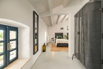 Spacious 4-Bedroom Villa with Pool in Golaš, Istria