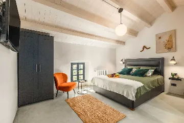 Spacious 4-Bedroom Villa with Pool in Golaš, Istria